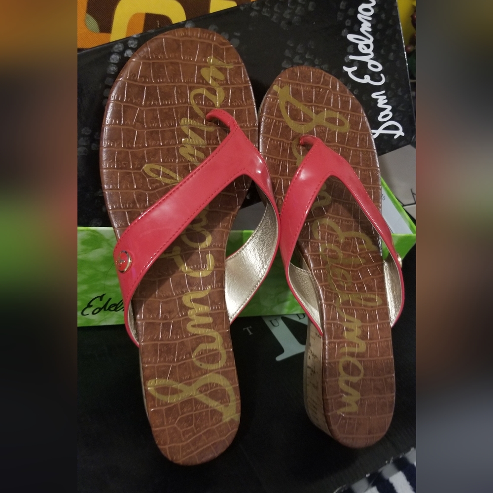 SIZE 8.5 SANDALS - Picture 2 of 5